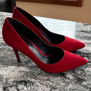 Elegant Red Women's Pumps